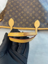 Load image into Gallery viewer, Neverfull MM SKU6527
