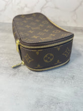 Load image into Gallery viewer, Trouse Blush Pouch SKU6492
