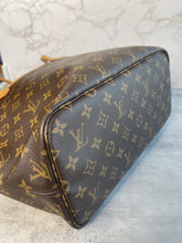 Load image into Gallery viewer, Neverfull MM Pivione SKU6528A