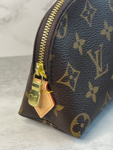 Load image into Gallery viewer, Cosmetic Pouch SKU6498