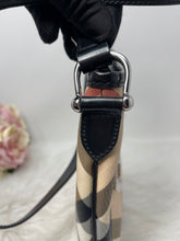 Load image into Gallery viewer, Burberry Nova SKU6417