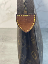 Load image into Gallery viewer, Toiletry 26 Monogram SKU6486