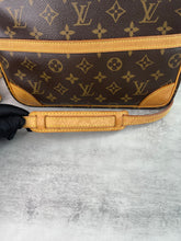Load image into Gallery viewer, Trocadero 23 SKU6490