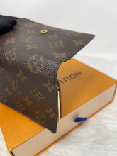 Load image into Gallery viewer, Kisslock Wallet SKU6405