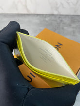 Load image into Gallery viewer, Card Holder SKU6297