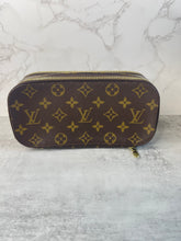 Load image into Gallery viewer, Trouse Blush Pouch SKU6492