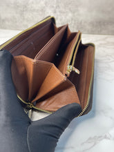 Load image into Gallery viewer, Zippy Wallet SKU6464