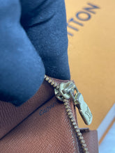 Load image into Gallery viewer, Sarah Wallet SKU6404
