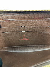Load image into Gallery viewer, Zippy Wallet DE SKU6419