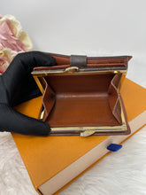 Load image into Gallery viewer, Kisslock Wallet SKU6405