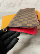 Load image into Gallery viewer, Insolite Wallet SKU6483