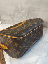 Load image into Gallery viewer, Blois Crossbody SKU6501