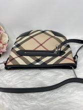 Load image into Gallery viewer, Burberry Nova SKU6417