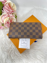 Load image into Gallery viewer, Zippy Wallet DE SKU6418