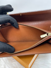 Load image into Gallery viewer, Sarah Wallet SKU6404