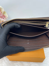 Load image into Gallery viewer, Zippy Wallet DE SKU6419