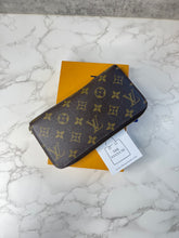Load image into Gallery viewer, Zippy Wallet SKU6464
