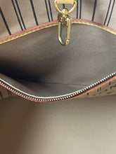 Load image into Gallery viewer, Neverfull MM Beige SKU6460