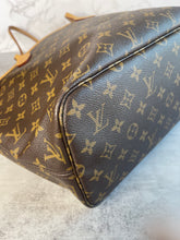Load image into Gallery viewer, Neverfull MM Pivione SKU6528A