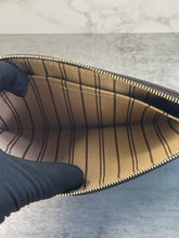 Load image into Gallery viewer, Neverfull Pouch SKU6461