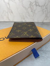 Load image into Gallery viewer, Bifold Wallet SKU6296