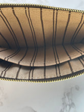 Load image into Gallery viewer, Neverfull Pouch SKU6518