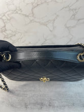 Load image into Gallery viewer, Chanel Business Affinity SKU6448