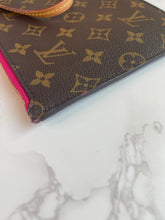 Load image into Gallery viewer, Neverfull Pouch MM SKU6529