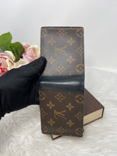 Load image into Gallery viewer, Mens Macassar Wallet SKU6391