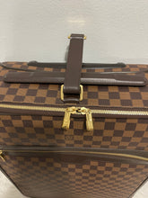 Load image into Gallery viewer, Business Pegase 55 DE SKU6423