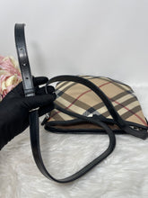 Load image into Gallery viewer, Burberry Nova SKU6417