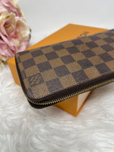 Load image into Gallery viewer, Zippy Wallet DE SKU6418