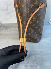 Load image into Gallery viewer, Neverfull MM Pivione SKU6528A