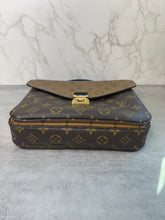 Load image into Gallery viewer, Pochette Metis Reverse SKU6508