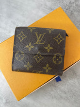 Load image into Gallery viewer, Elise Compact SKU6488