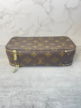 Load image into Gallery viewer, Trouse Blush Pouch SKU6492