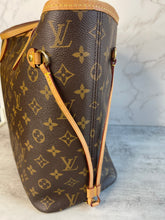 Load image into Gallery viewer, Neverfull MM Pivione SKU6528A