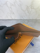 Load image into Gallery viewer, Men’s Wallet SKU6551