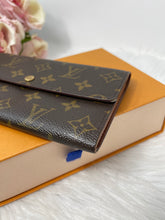 Load image into Gallery viewer, Sarah Wallet SKU6404