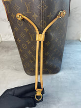 Load image into Gallery viewer, Neverfull MM SKU6526