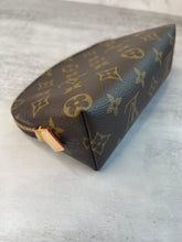 Load image into Gallery viewer, Cosmetic Pouch SKU6498