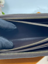 Load image into Gallery viewer, Zippy Wallet DE SKU6418