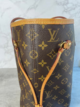 Load image into Gallery viewer, Neverfull MM Pivione SKU6528A