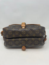 Load image into Gallery viewer, Saumur 30 Monogram Crossbody
