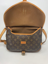 Load image into Gallery viewer, Saumur 30 Monogram Crossbody