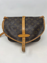 Load image into Gallery viewer, Saumur 30 Monogram Crossbody