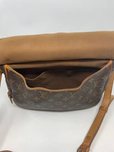 Load image into Gallery viewer, Saumur 30 Monogram Crossbody