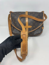 Load image into Gallery viewer, Saumur 30 Monogram Crossbody