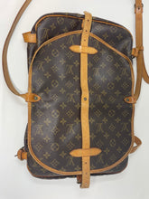 Load image into Gallery viewer, Saumur 30 Monogram Crossbody