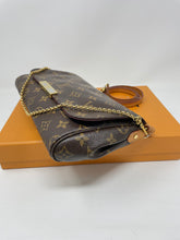 Load image into Gallery viewer, Favorite MM Monogram